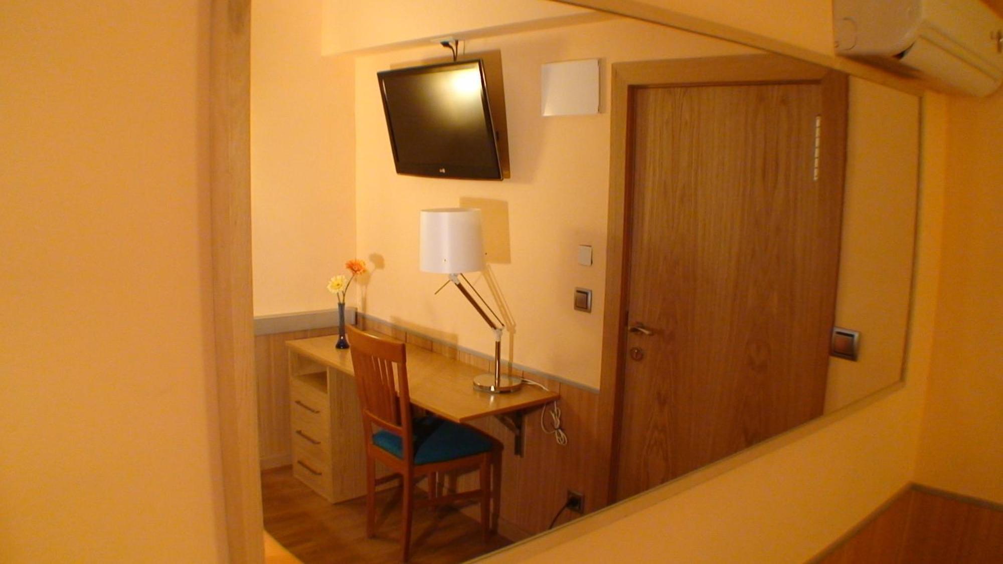 Hostal El Carmen 사라고사 외부 사진